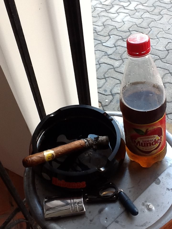 Cigar Review Competition Bolivar Corona Gigantes LIVE REVIEW Cigar