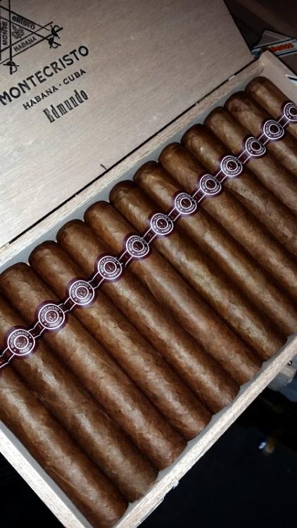 Montecristo Edmundo JUN 16.jpg