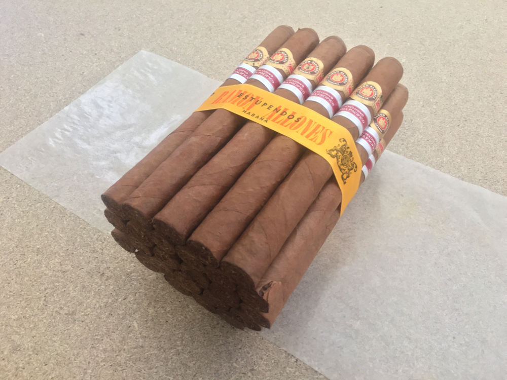 Lot 2 Ramon Allones Estupendos .jpg