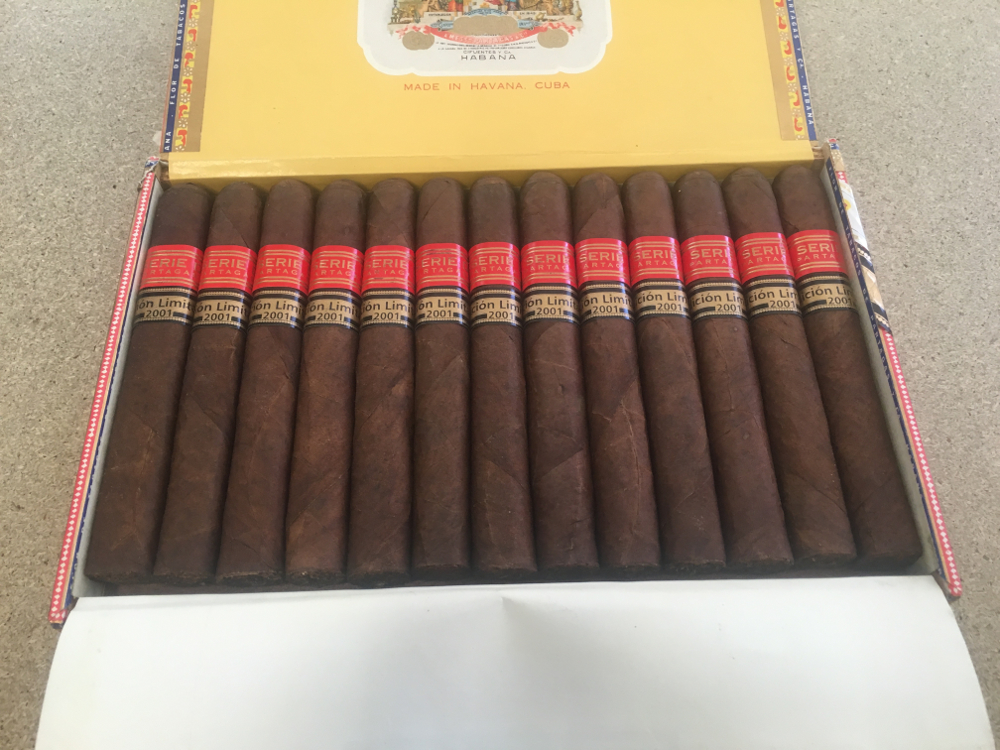 Lot 21 partagas Serie D 3 .jpg