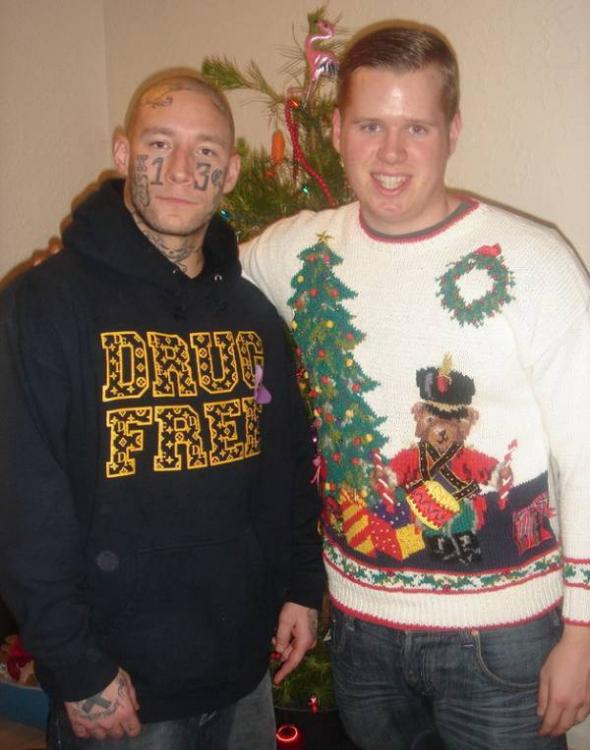 funny-christmas-cards-brothers-weird.jpg