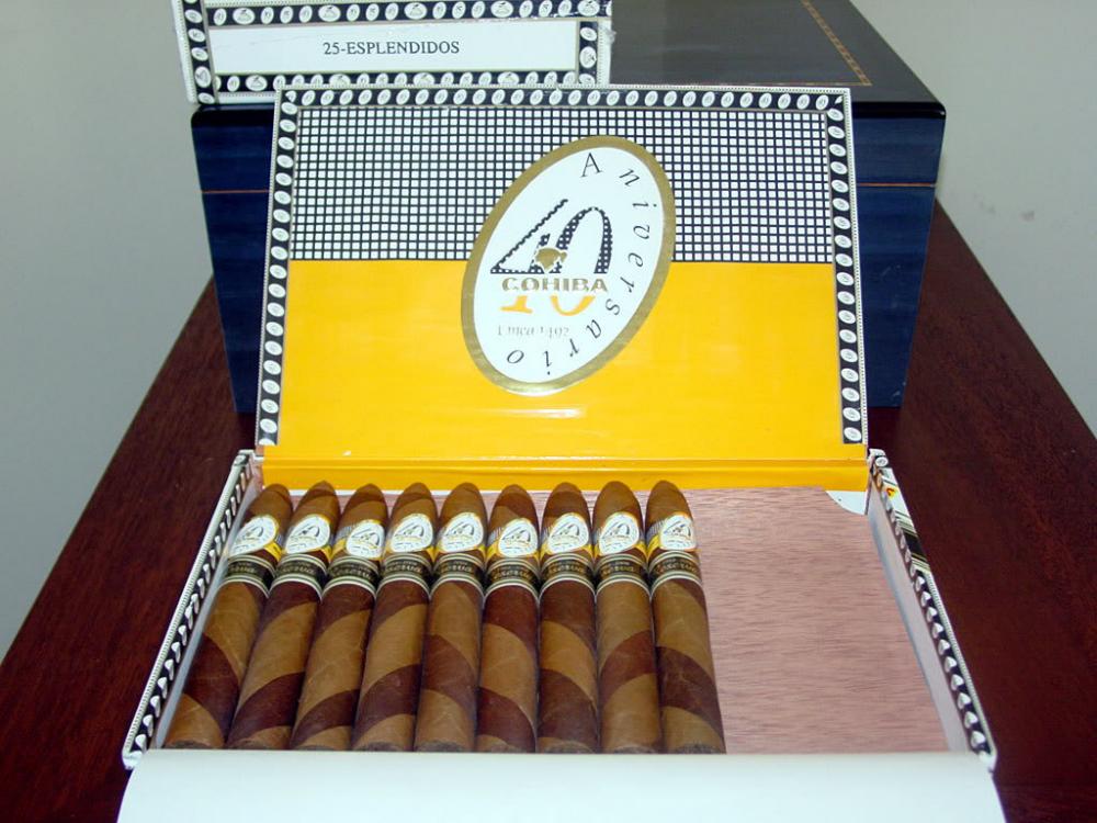 cohiba40th_barberpoles.jpg