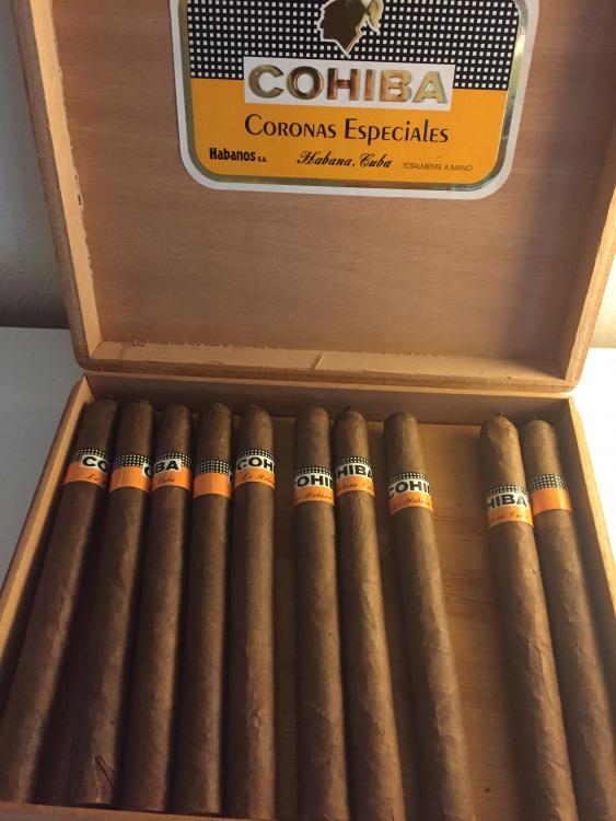 Cohiba_Coronas_Esp_01.thumb.jpg.0e6253fd3048998b0af689d893f9ee37.jpg