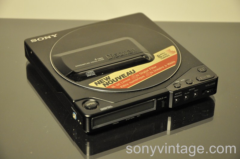 D-250-sonyvintage.com-2.jpg.81cc1a60badf48f0d74911a1b21e6d6a.jpg