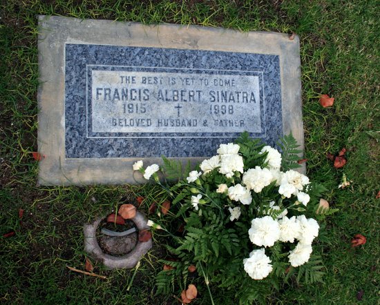 sinatra.jpg.aba0355f0d6816f5dbca8318d5cc4ff8.jpg