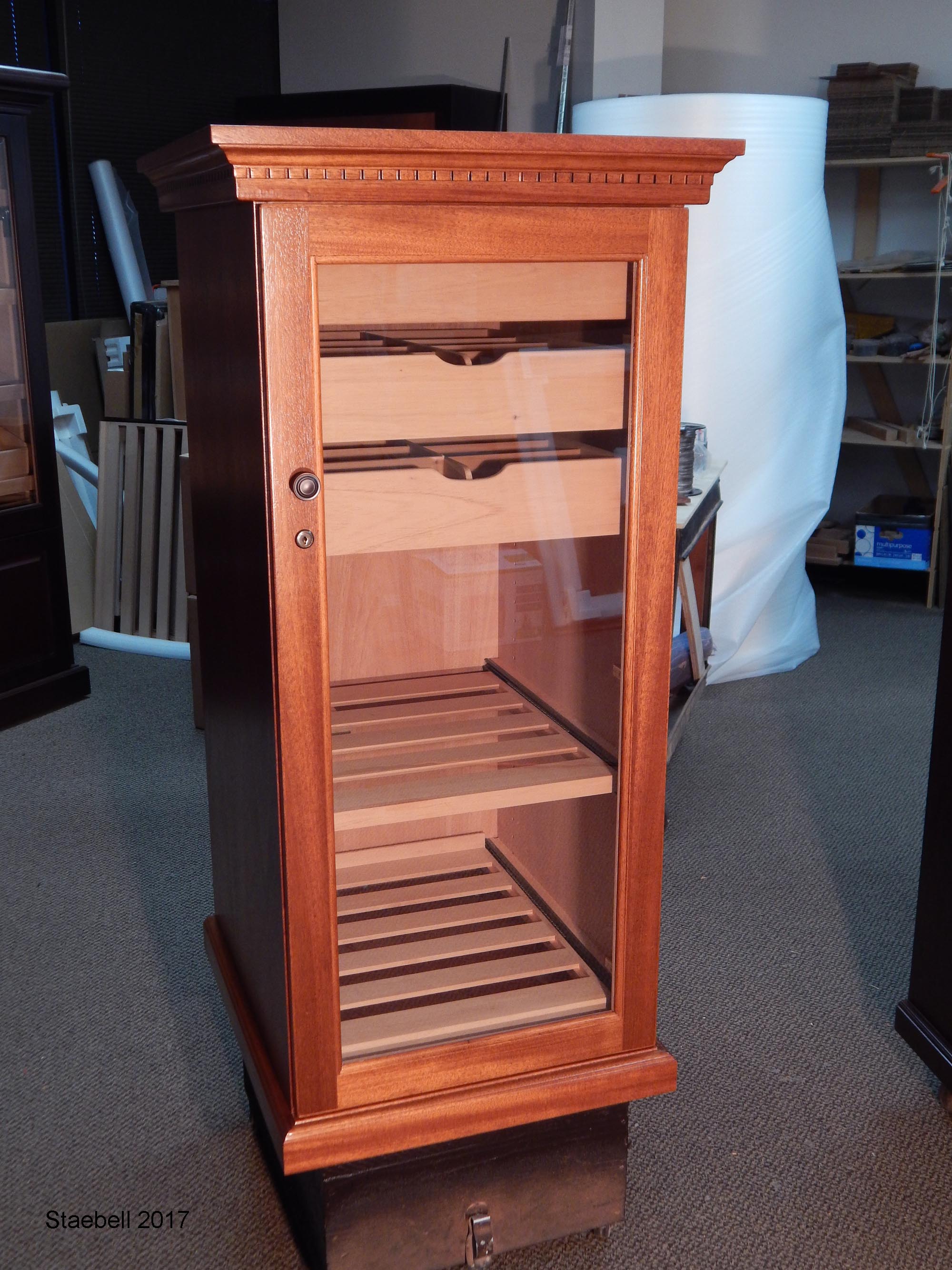 Aristocrat Humidor - Cigars Discussion Forum "the water hole" - Friends of el Habano Cuban Cigars Discussion Forum - FOH