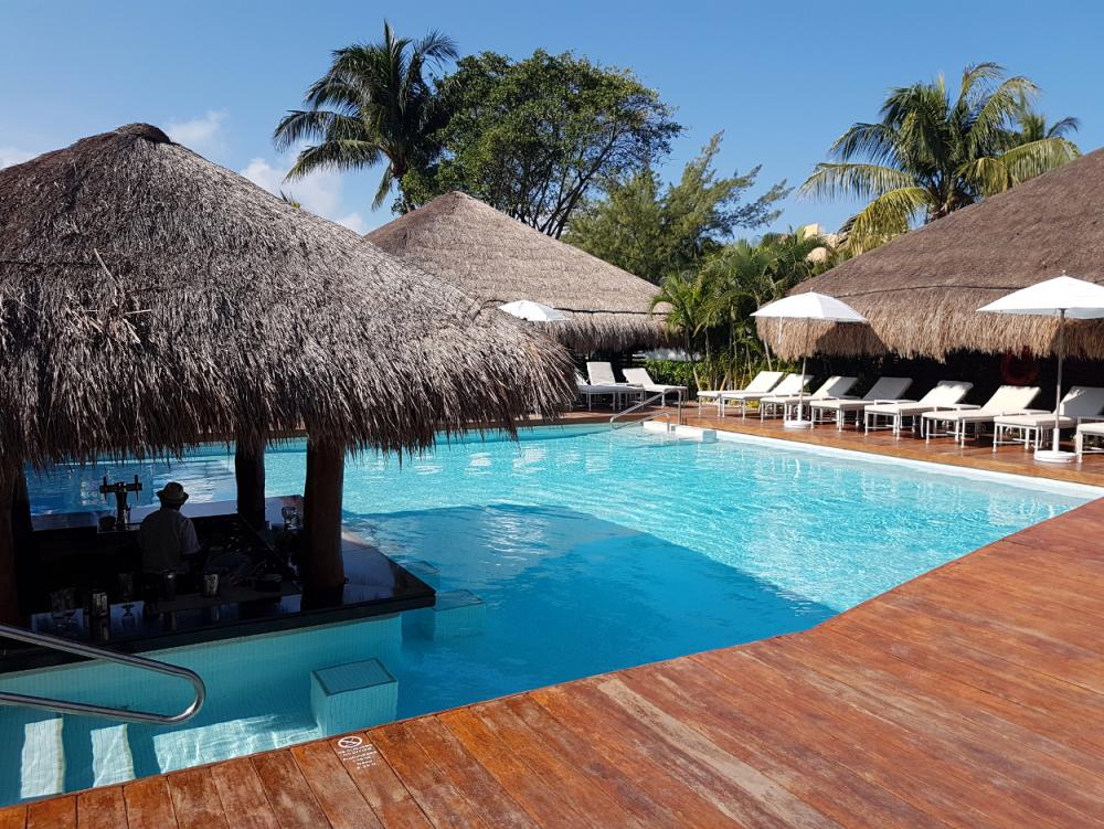 Pool Bar.jpg