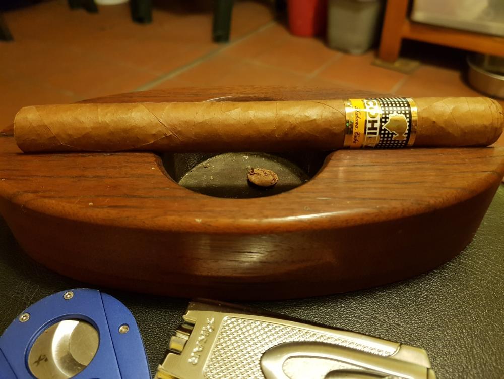 5a6364dd98140_Cohiba1.thumb.jpg.5d57b6285c7cd83f80b01a0c8ca47efd.jpg