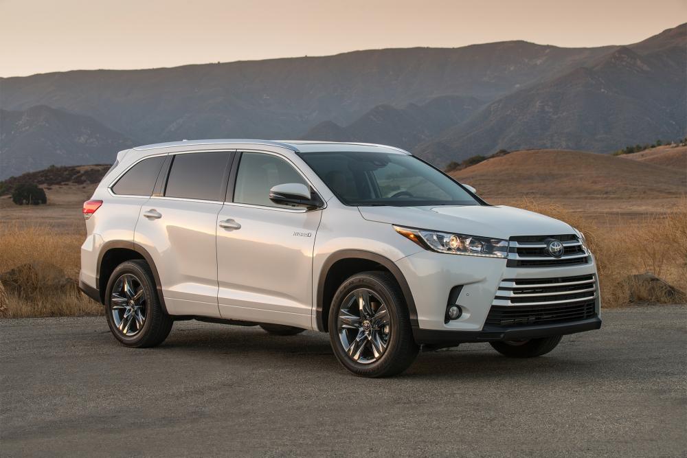 2017-Toyota-Highlander-Hybrid-Limited-front-three-quarter-05.jpg