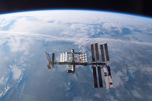 ISS.jpg.abe497eb55c2a427b994166d49541427.jpg