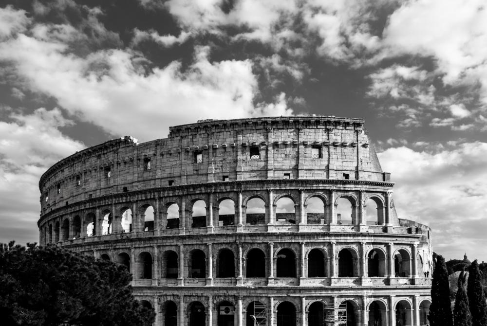 Colosseo.thumb.jpg.164f2b8b54a6641e48349c85935684ce.jpg
