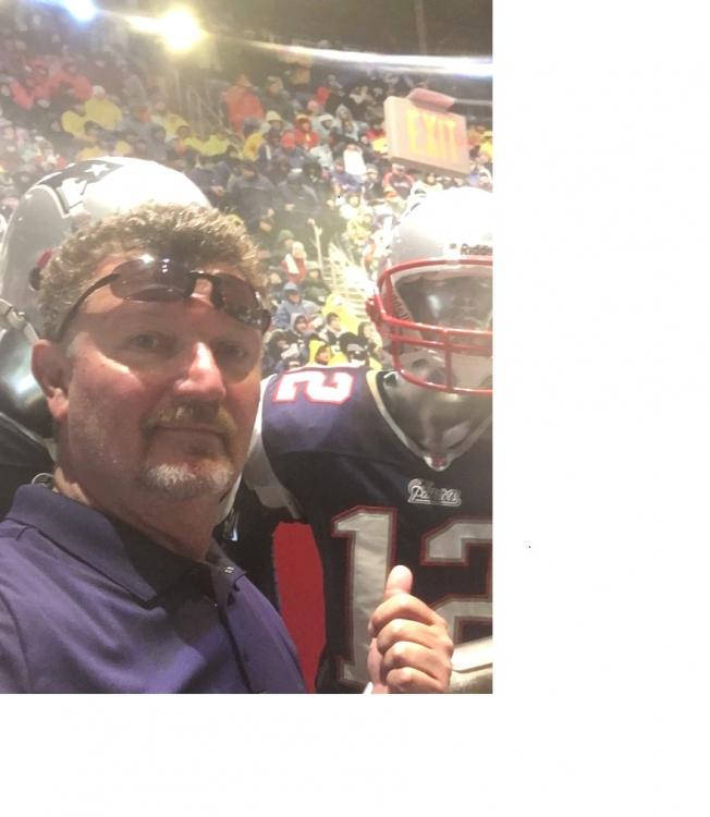 5b0f3f5fa4b49_menbrady.thumb.jpg.77a90beb40aea6a0255fa0c478370ded.jpg