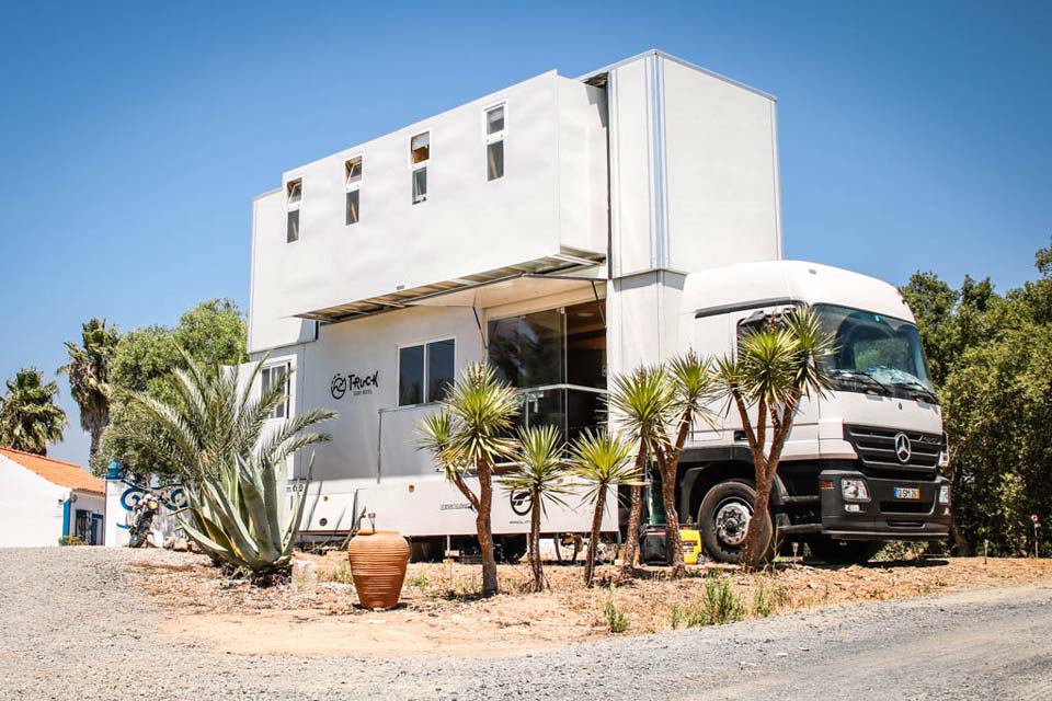 truck-surf-hotel-1-thumb-960xauto-84209.jpg