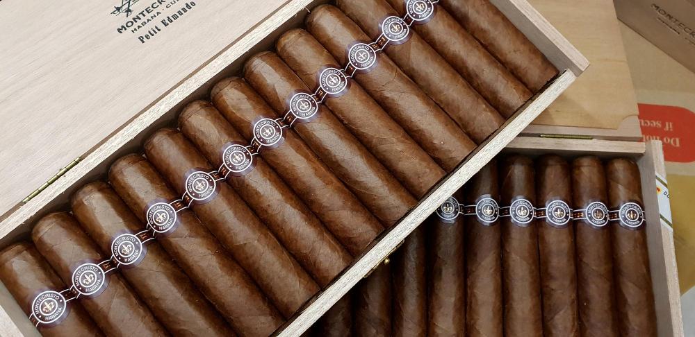 Montecristo Petit Edmundo PSP AUG 18.jpg