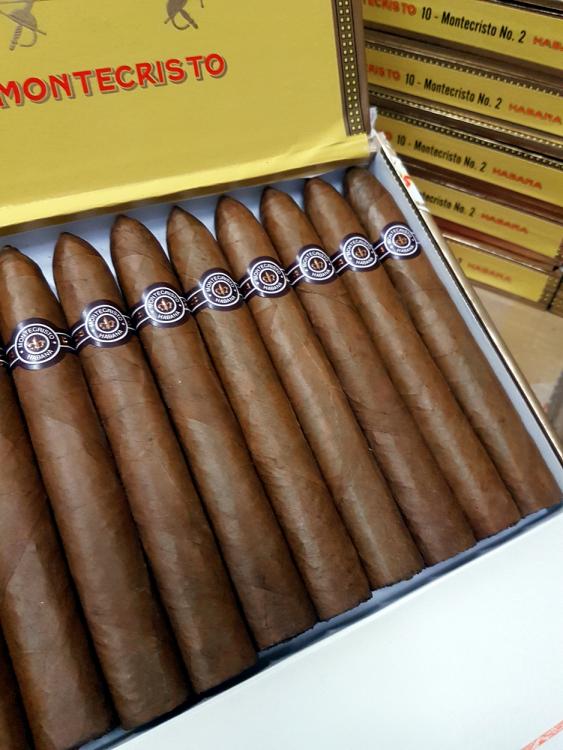 Montecristo number 2 (10) HQ JUL 18.jpg