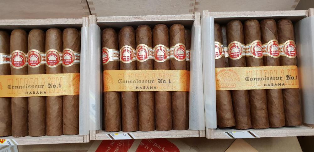 H. Upmann Connoisseur 1.jpg