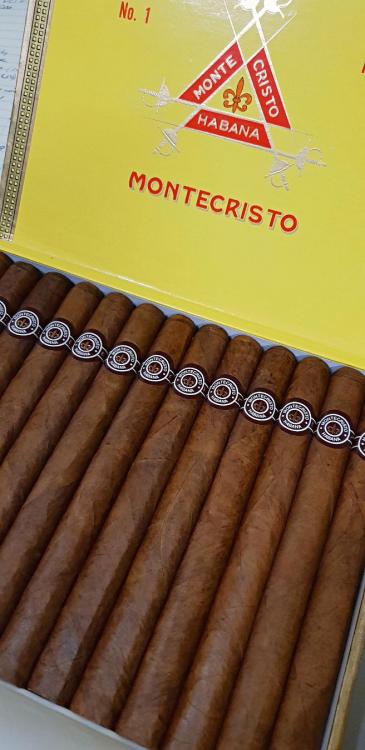 Montecristo Number 1 JAN 19 .jpg