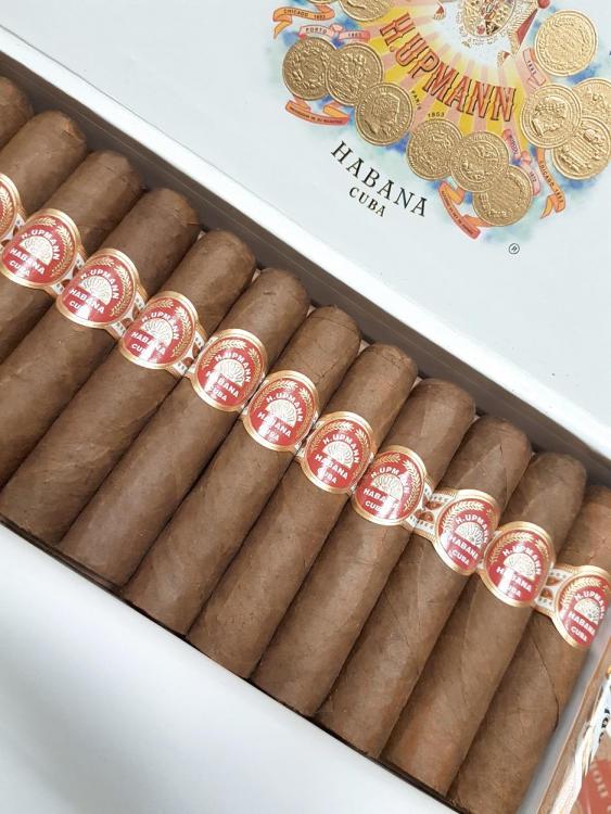 H. Upmann half Corona CL NOV 18.jpg