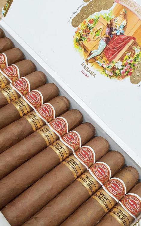 Romeo y Julieta Wide Churchill CL NOV 18 (3).jpg