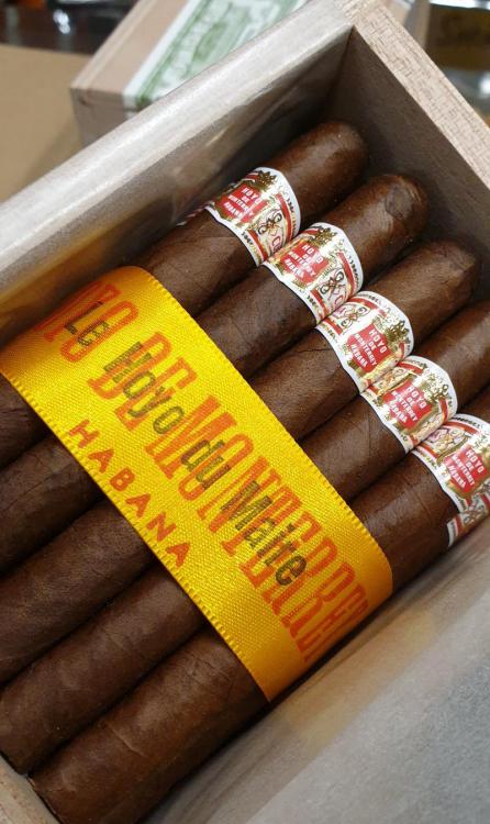 Hoyo De Monterrey Le Hoyo Du Maire PSP JUN19.jpg