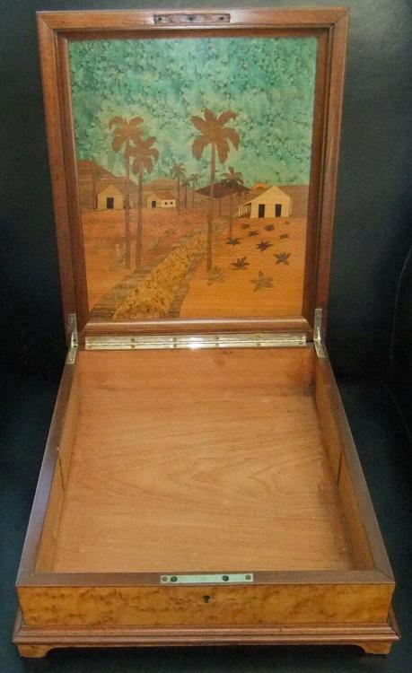 Rare-Antique-HUMIDOR-_57 (1).jpg