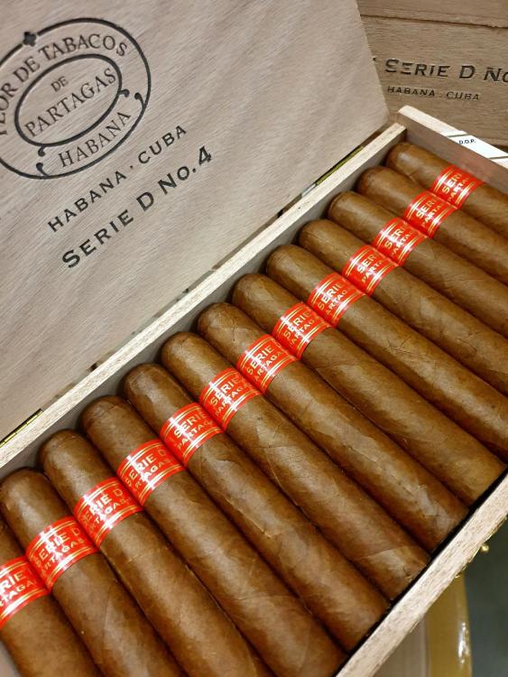 Partagas Serie D Number 4 PSP JUL 19.jpg