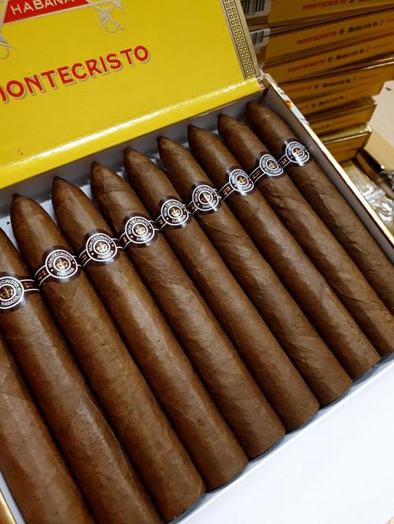 Montecristo Number 2 10 PSP AGO 19.jpg