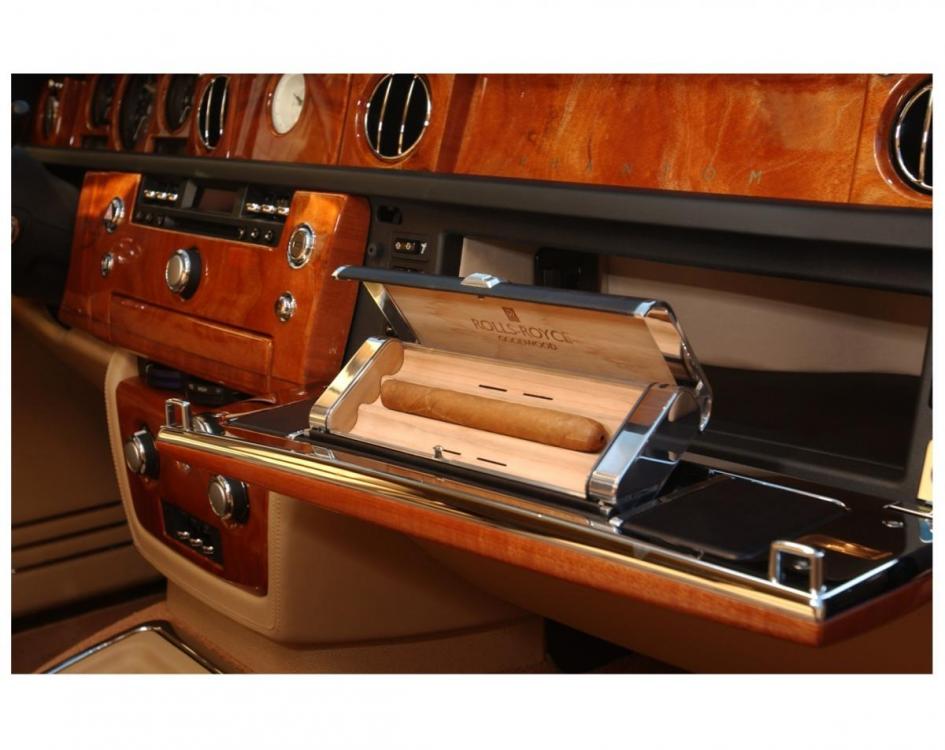 Humidor-2-with-background.jpg