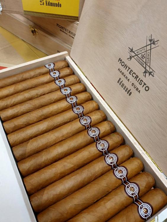 Montecristo Edmundo JUL 19 CL (002) (002).jpg