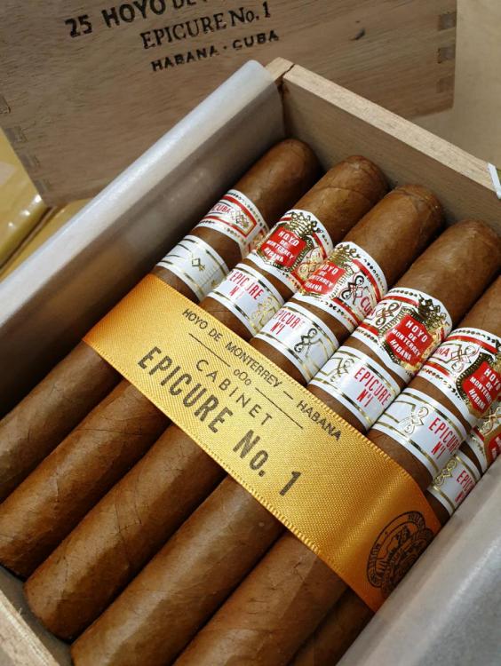 Hoyo De Monterrey Epicure Number 1 PCC Aged..jpg