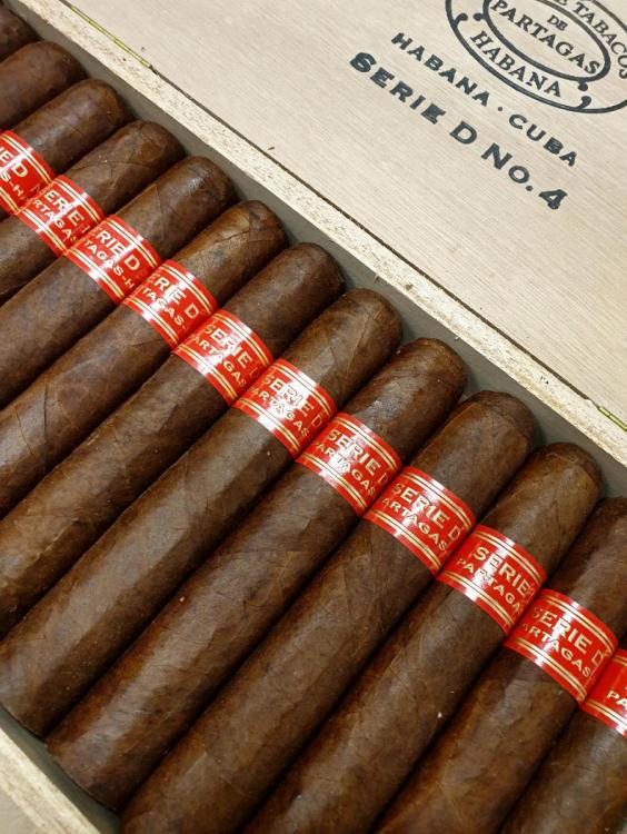 partagas Serie D Number 4 aged.jpg