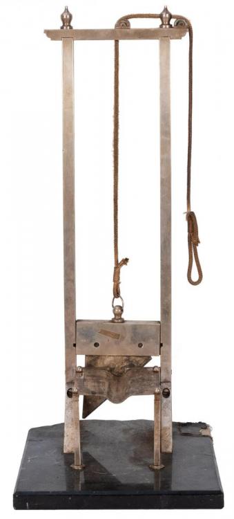 Guilotine Cigar Cutter.jpg
