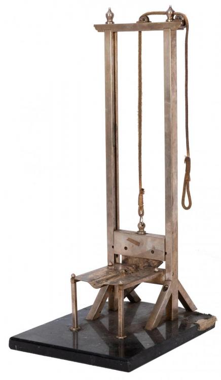 Guillotine Cutter 2.jpg