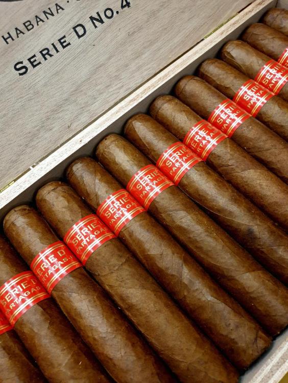 Partagas Serie D Number 4 25 PSP NOV 19.jpg