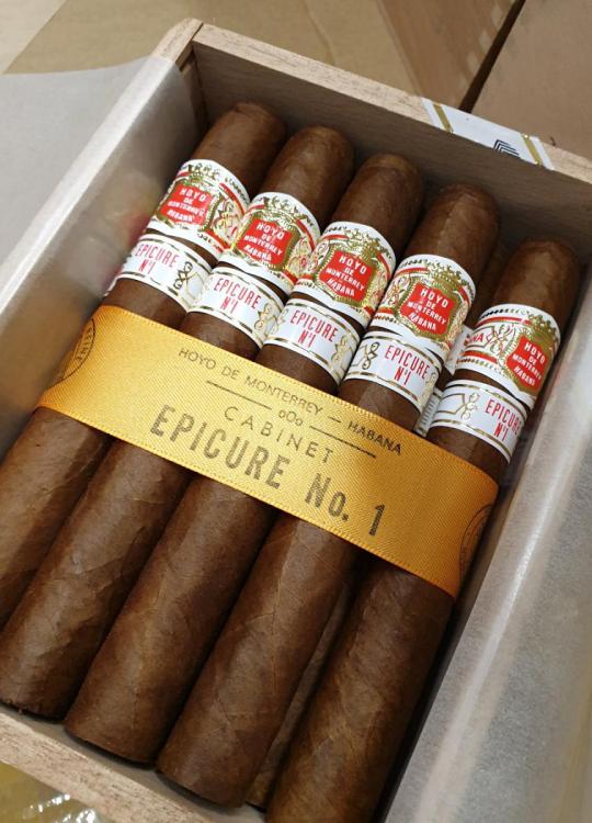 Hoyo De Monterrey Epicure Number 1 PSP NOV 19.jpg
