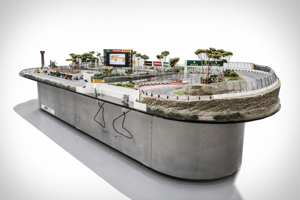 formula-1-slot-car-track-1.jpg