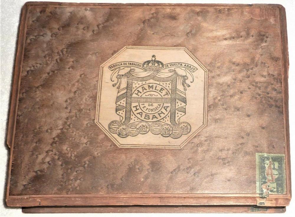 VINTAGE-ANTIQUE-WOOD-F-E-FONSECA-CIGAR-BOX-_57 (1).jpg