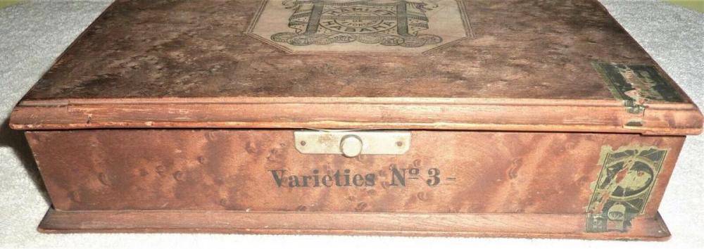 VINTAGE-ANTIQUE-WOOD-F-E-FONSECA-CIGAR-BOX-_57.jpg
