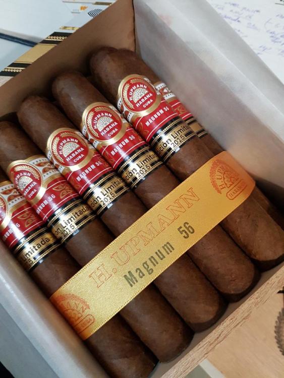 H. Upmann magnum 56 N CL April 17.jpg