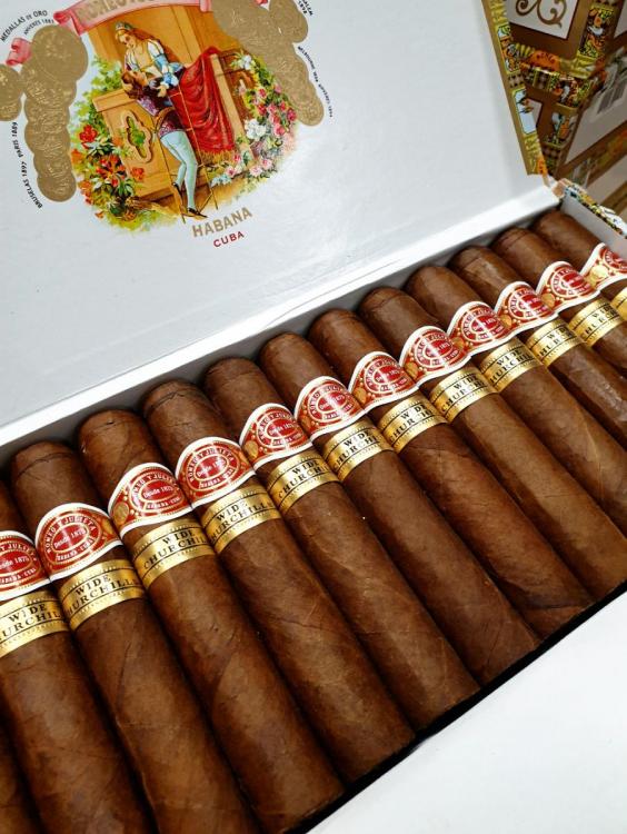 Romeo y Julieta Wide Churchill PSP JAN 20.jpg