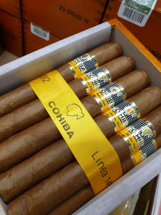 Cohiba siglo IV JAN 20.jpg