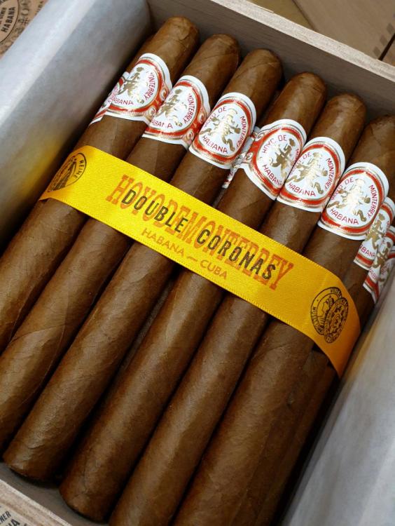 Hoyo De Monterrey Couble Corona PSP NOV 19 .jpg