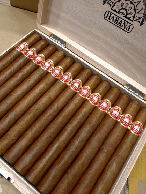 H. Upmann Sir Winston PSP FEB 20.jpg
