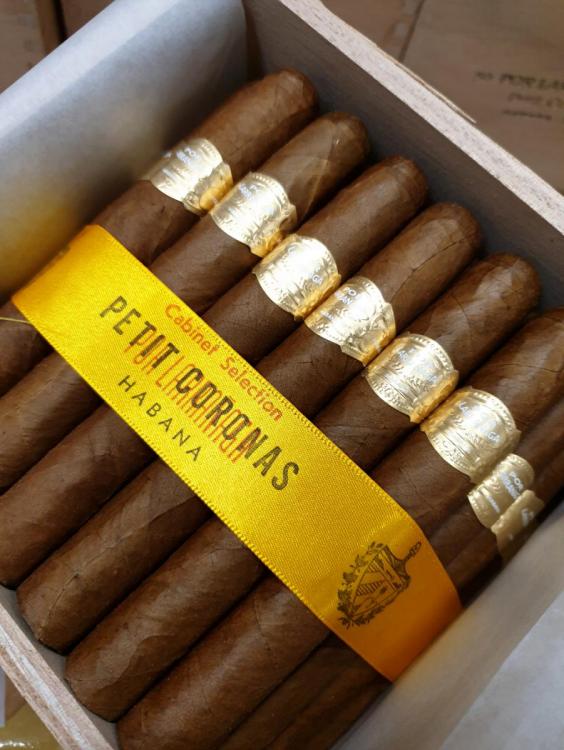 Por Larranaga Petit Corona PSP MARA 20.jpg