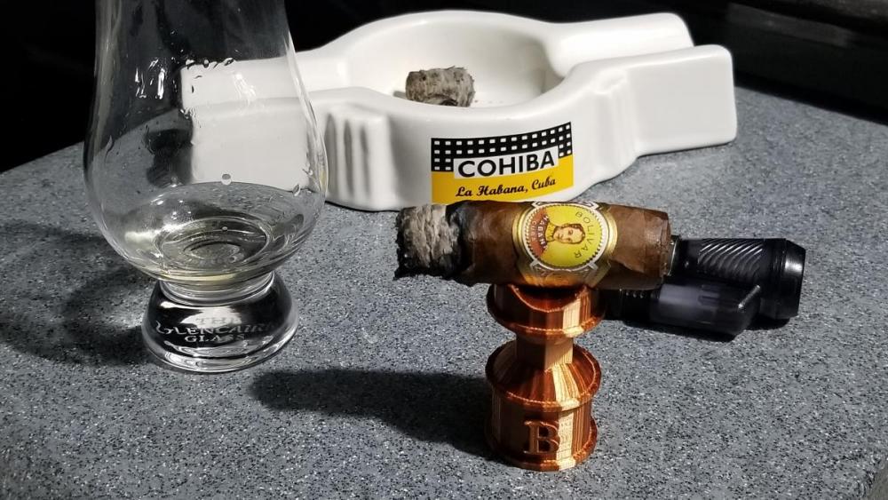 988266733_bolivarcorona04.thumb.jpg.a919490a0ecfaaf879b0d12d17b7a486.jpg