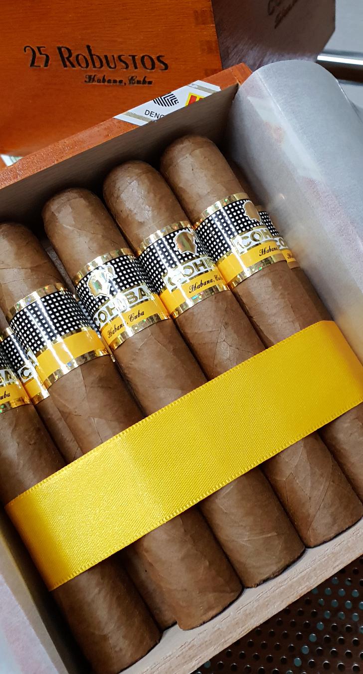 cohiba Robusto CL JAN 19 (002).jpg