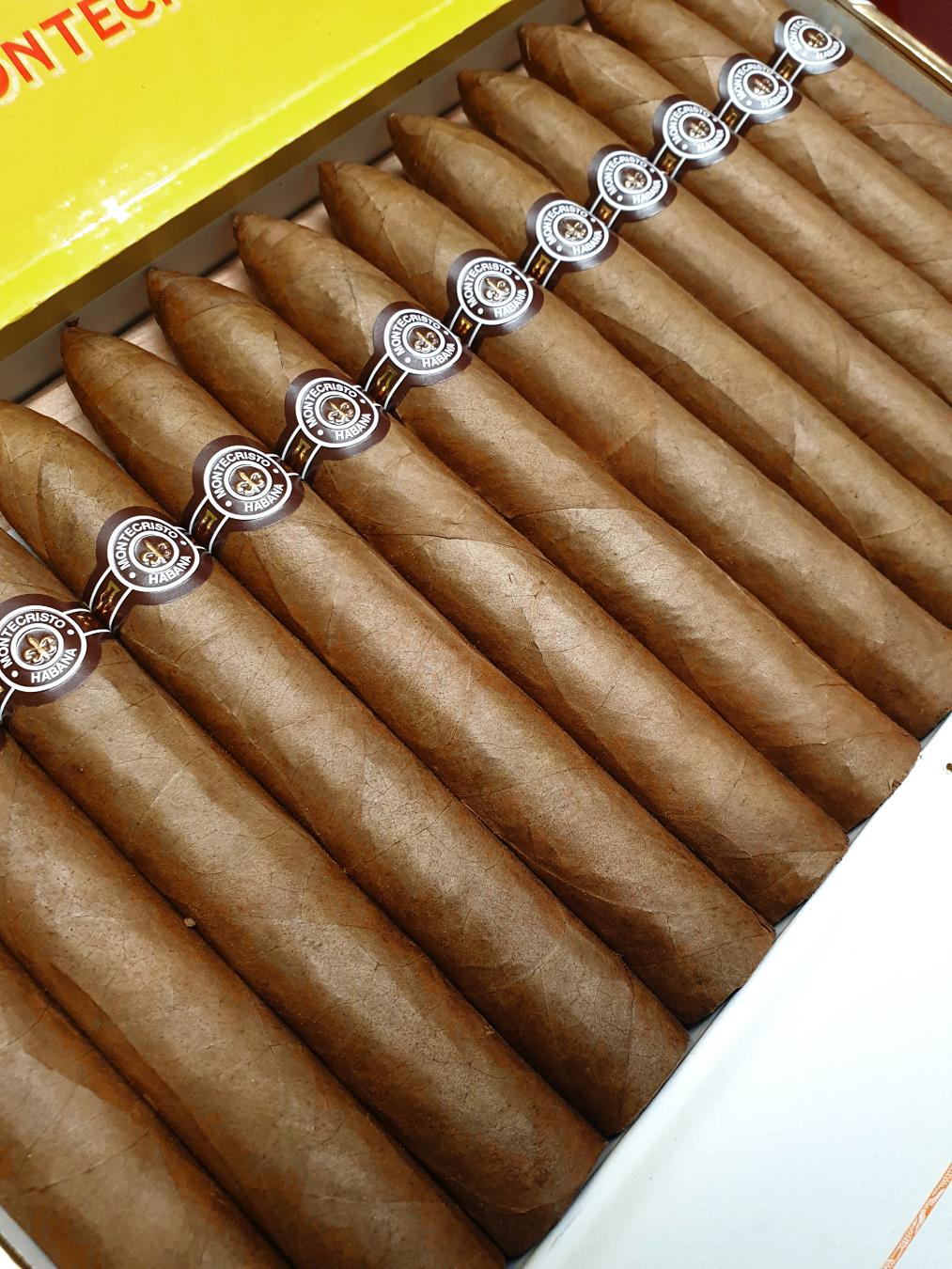 Montecristo Number 2 Light Wrapper PSP.jpg