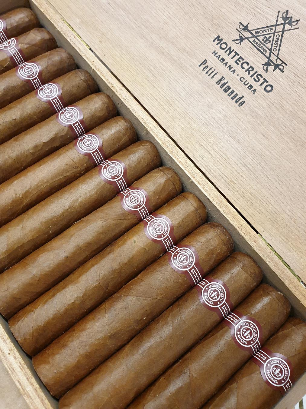 Montecristo Petit Edmundo PCC Aged..jpg