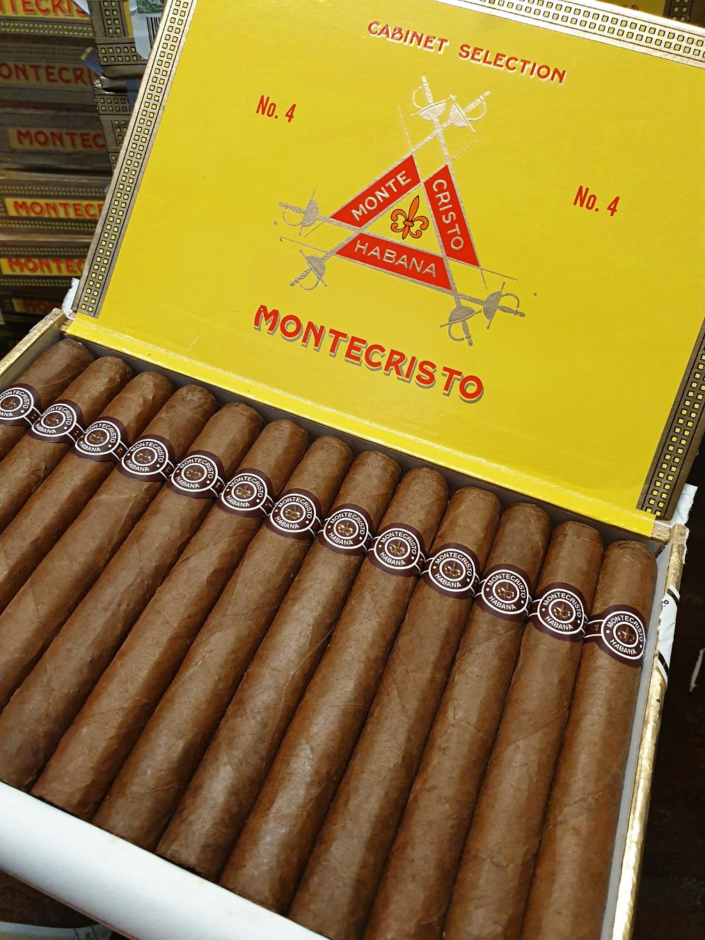 Montecristo Number 4 HQ AGO 20 .jpg