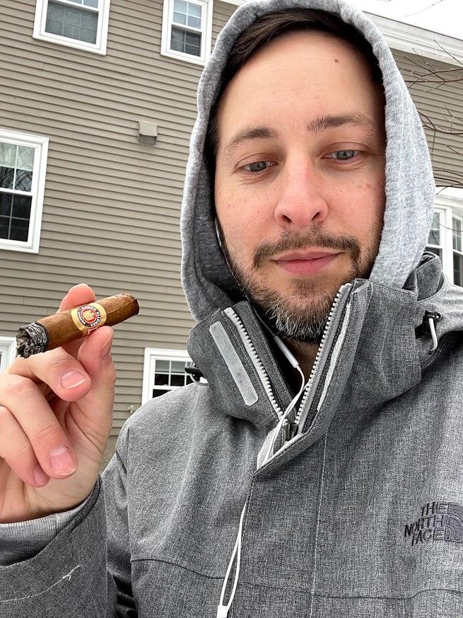 457721293_cigar3.jpg.94c57008c3ec22a09cb7368a15f0bf1d.jpg